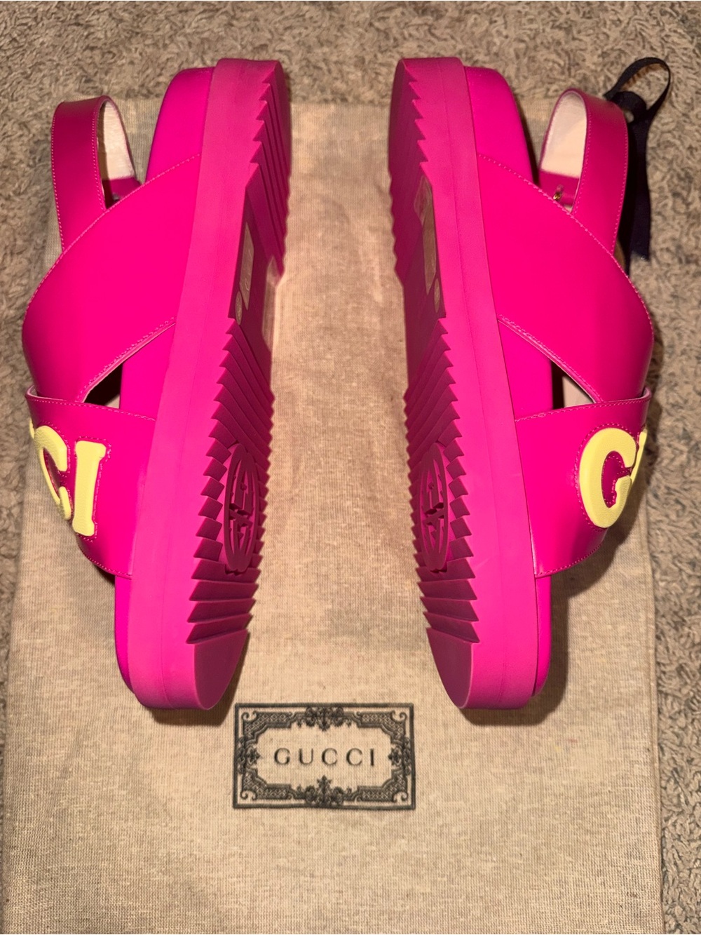 Gucci Calfskin Elizabeth Nappa Charlotte Logo Slingback Sandals 38.5 Fuchsia - Picture 3 of 15
